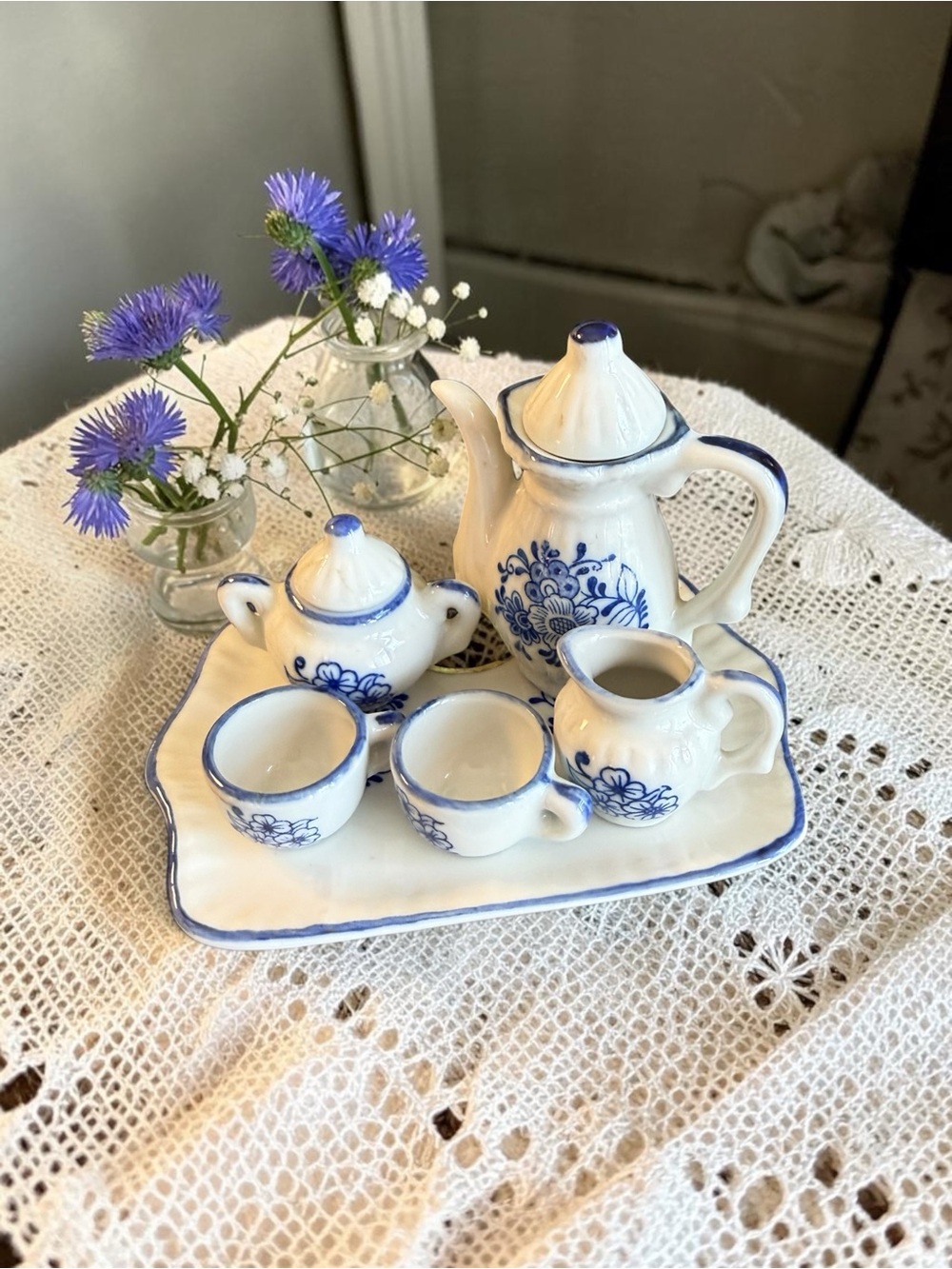 Vintage miniature White and Blue Porcelain Tea Set - Classic Floral Design - Picture 17 of 17